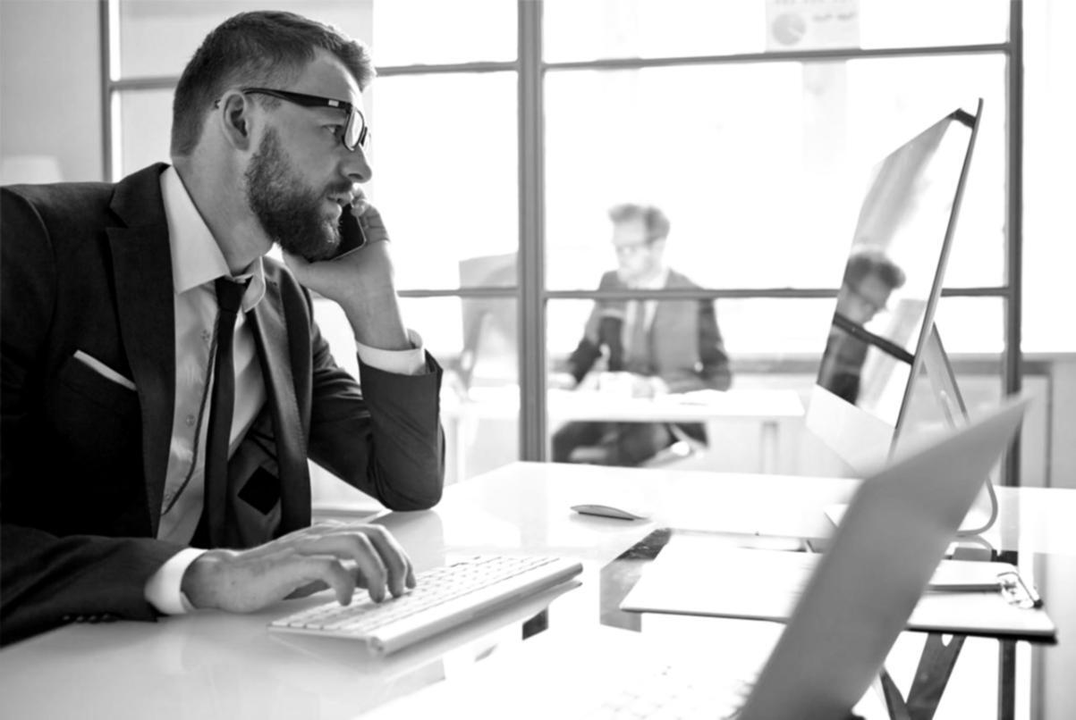 Professional investment training environment with modern technology